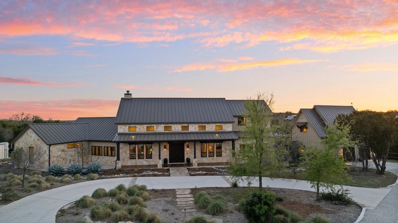 Virtual tour of 6058 Mustang Valley Trl