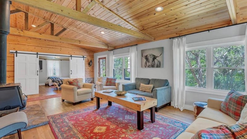 Virtual tour of 606 Deer Creek CV