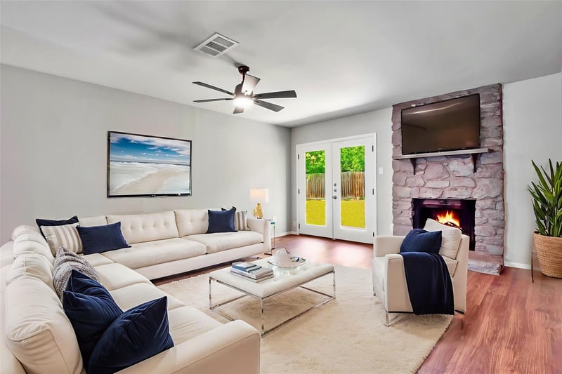 Virtual tour of 606 Elderberry CV