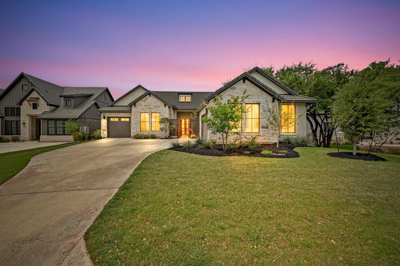 Virtual tour of 607 Flintridge TRL