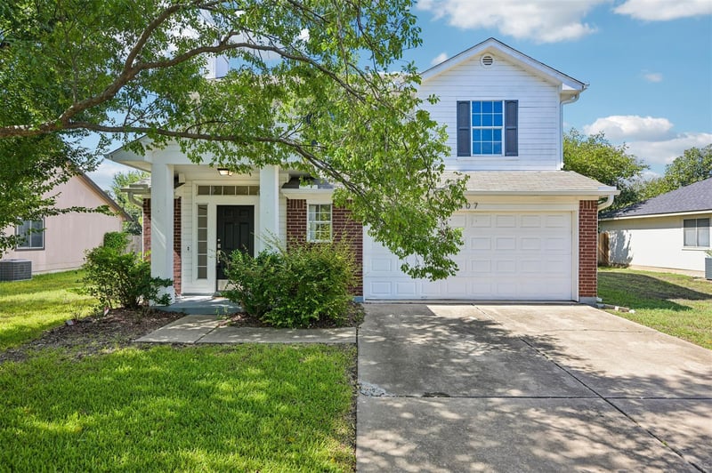 Virtual tour of 607 Sparkling Brook Ln