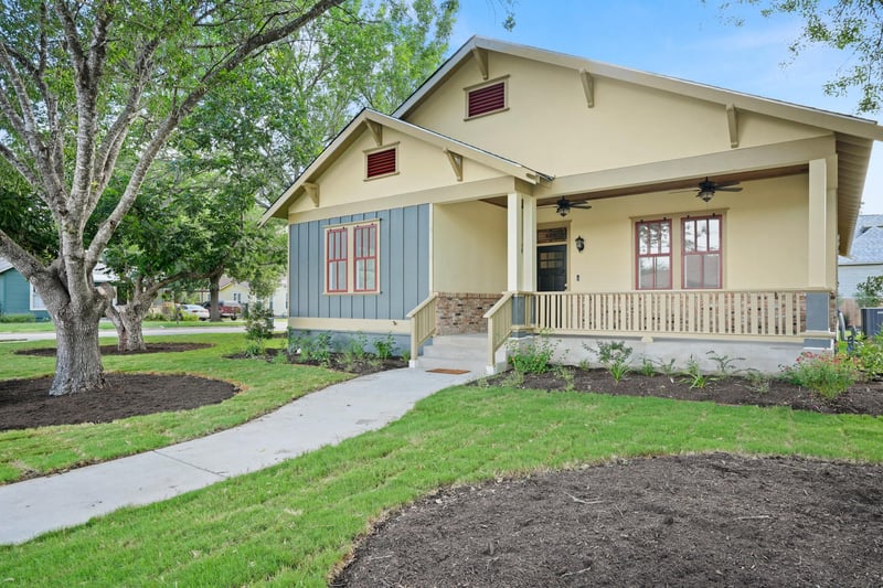 Virtual tour of 608 Cibilo ST
