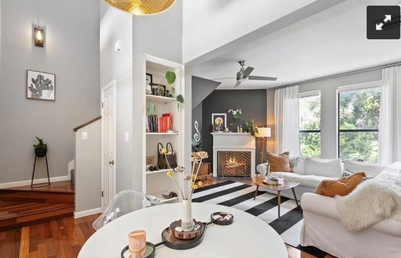 Virtual tour of 611 E 45th ST Unit #25