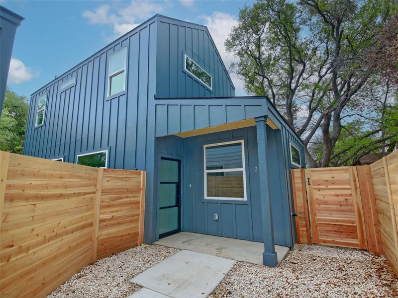 Virtual tour of 6111 Carnation TER Unit #2
