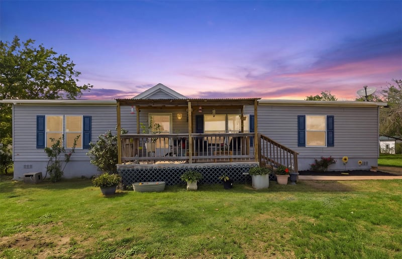Virtual tour of 612 Lilac WAY