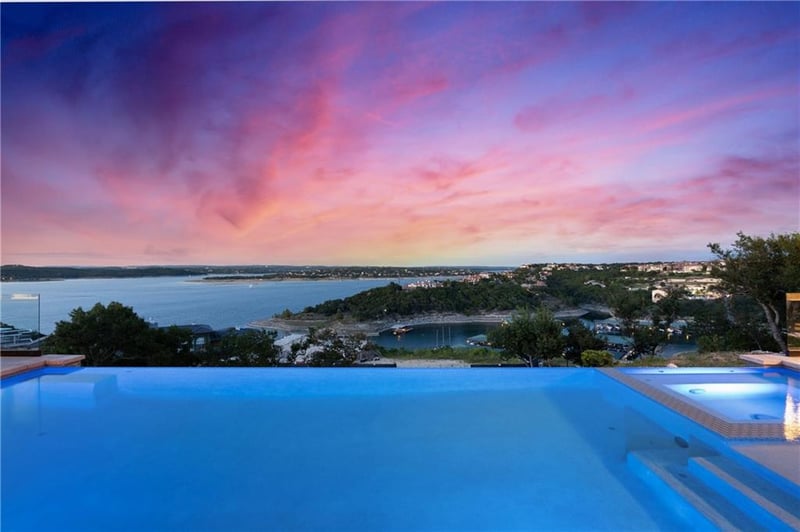 Virtual tour of 613 Schickel TER