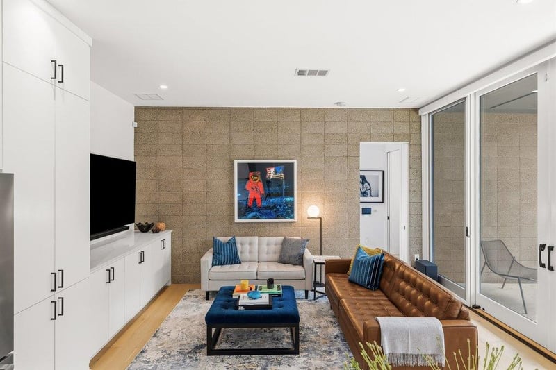 Virtual tour of 613 W Mary ST Unit #B