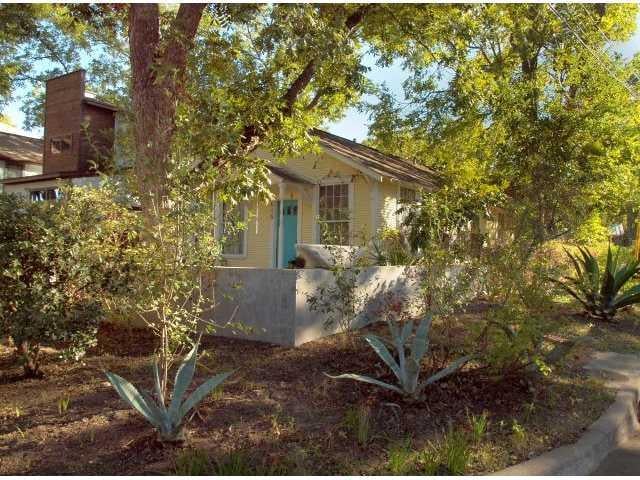 Virtual tour of 615 W Johanna St