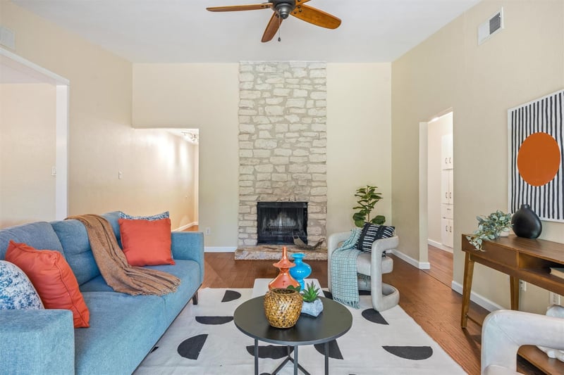 Virtual tour of 617 Blackberry DR