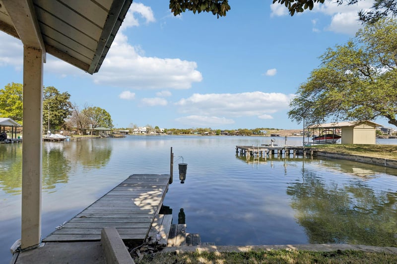 Virtual tour of 619 Clear Cove DR