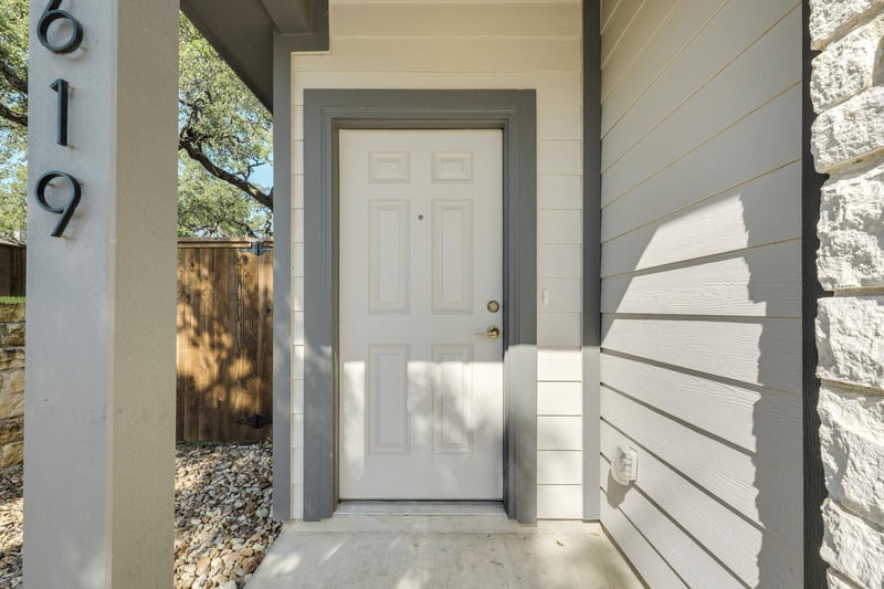 Virtual tour of 619 Parkline DR
