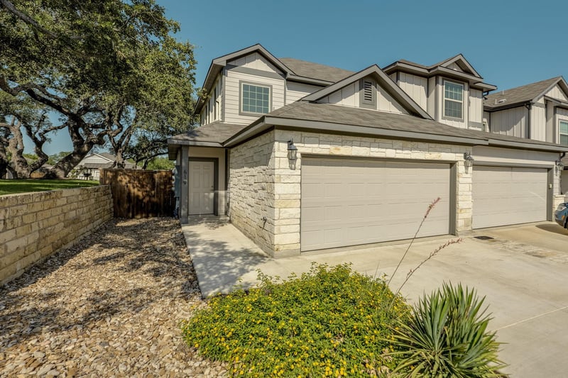Virtual tour of 619 Parkline DR