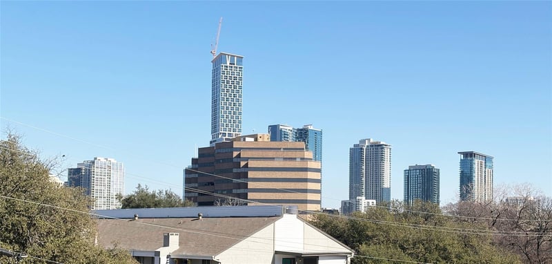 Virtual tour of 620 S 1st ST Unit #201
