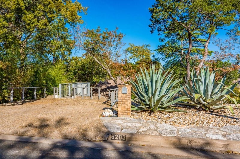 Virtual tour of 6203 Highland Hills Dr