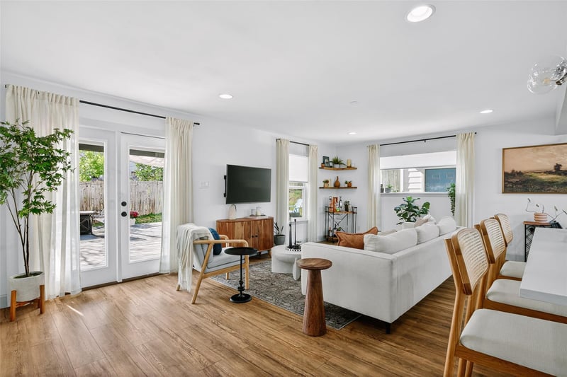 Virtual tour of 6205 Hylawn DR