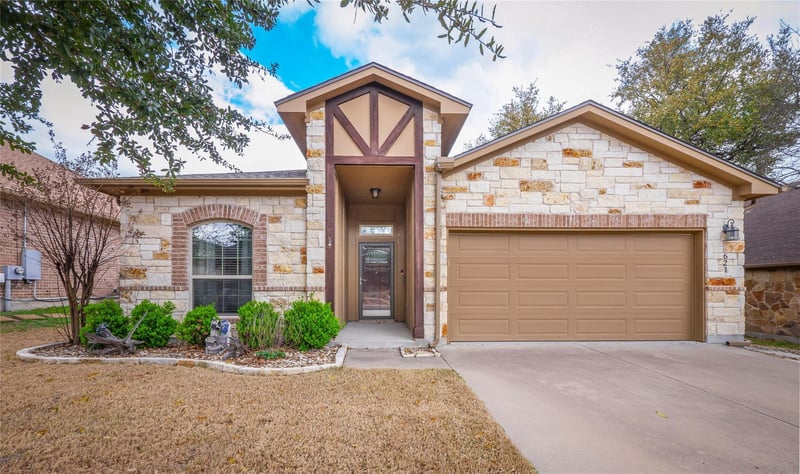 Virtual tour of 621 Algerita Dr