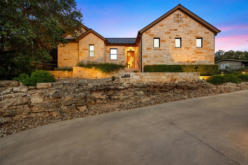Virtual tour of 625 Sunfish St