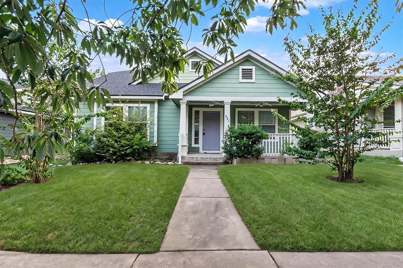 Virtual tour of 627 Scheel RD