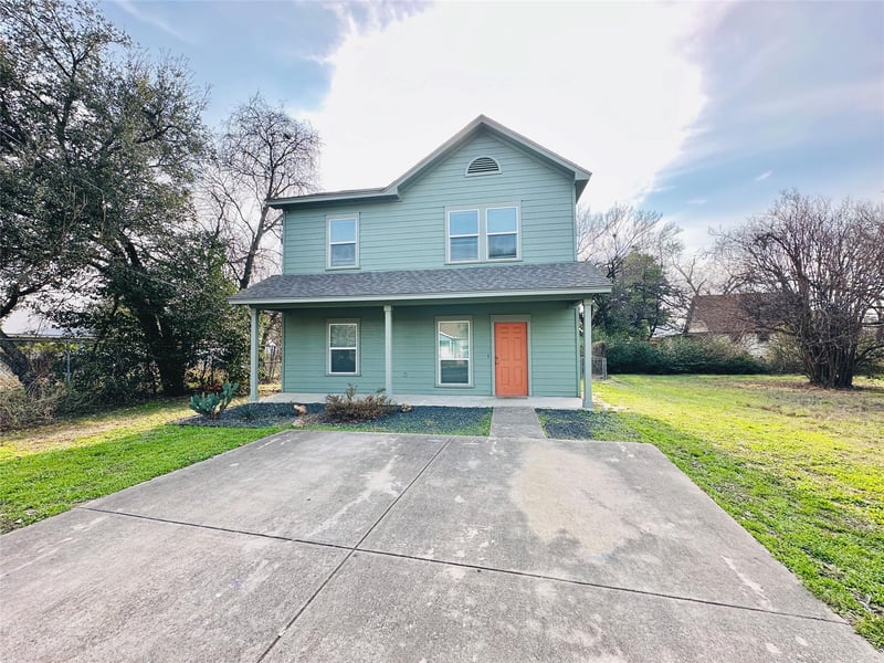 Virtual tour of 6301 Crumley LN