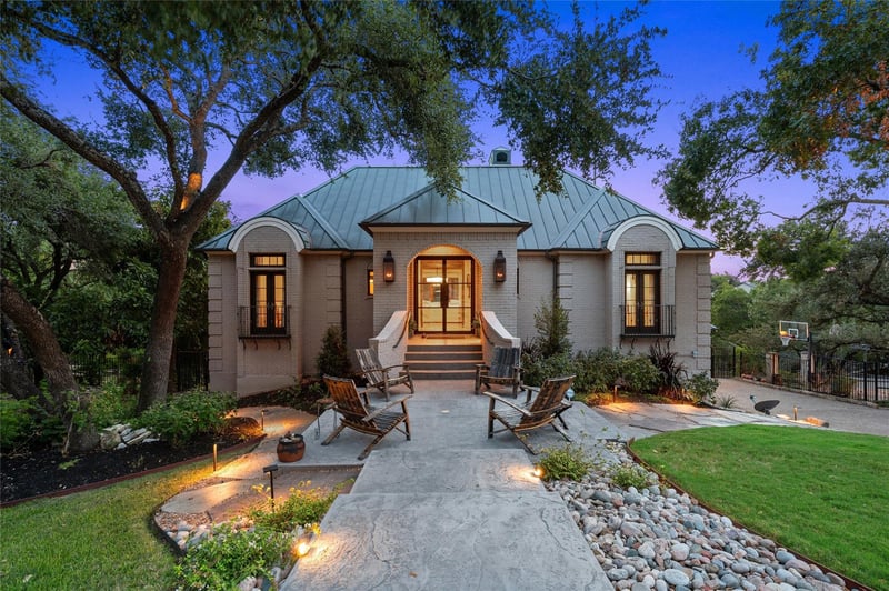 Virtual tour of 6303 Indian Canyon DR