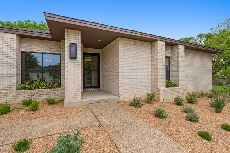 Virtual tour of 6311 Sprucewood Cove