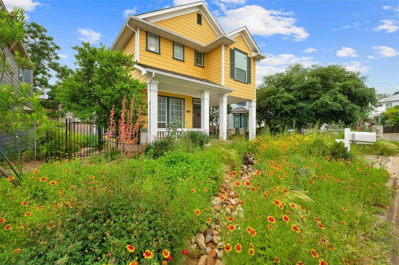 Virtual tour of 633 Twelve Oaks LN