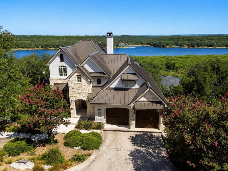 Virtual tour of 633 Wesley Ridge DR