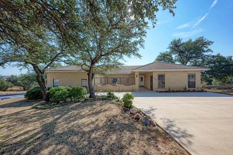 Virtual tour of 634 Broken Hills DR
