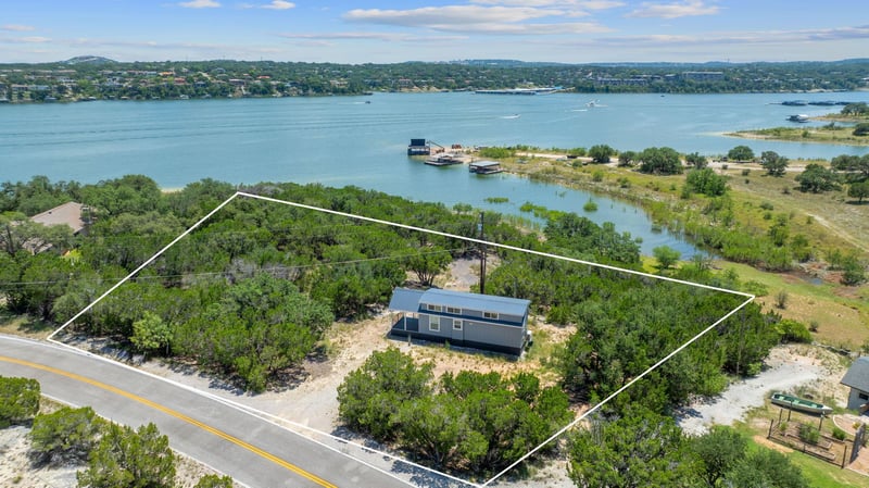 Virtual tour of 635 Ivean Pearson Rd
