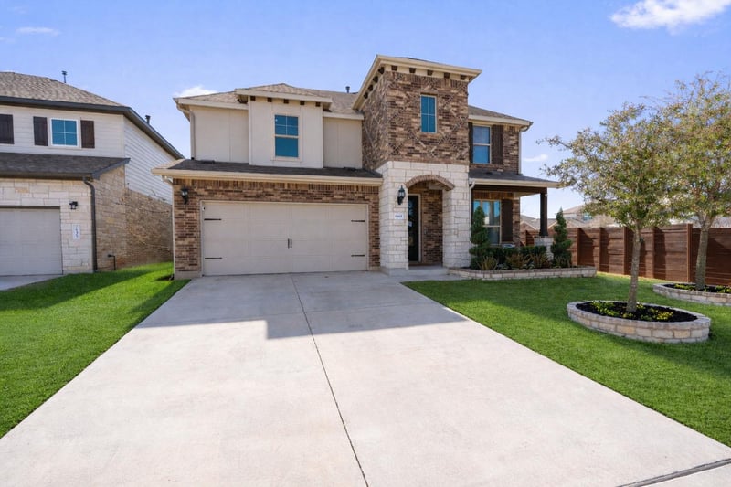 Virtual tour of 6401 Golden Bough Ln