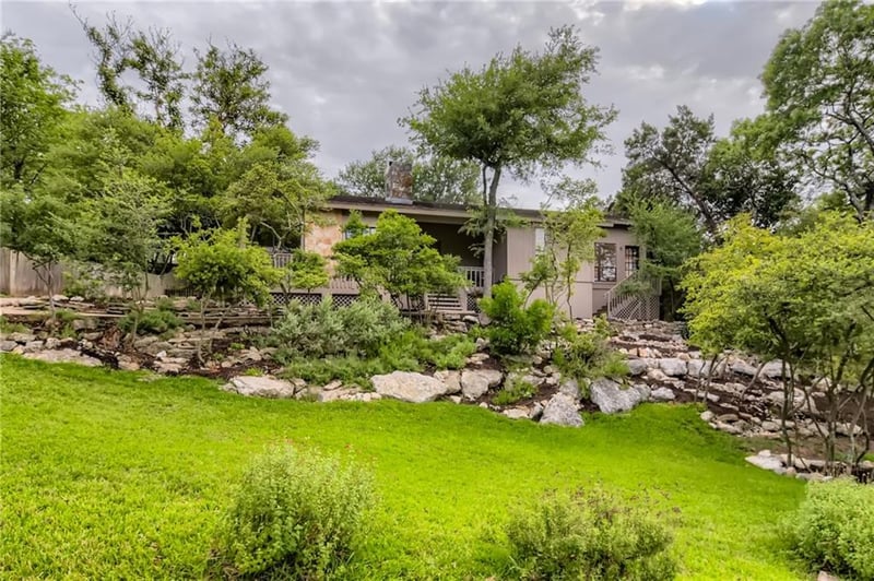 Virtual tour of 6401 Whitemarsh Valley WALK