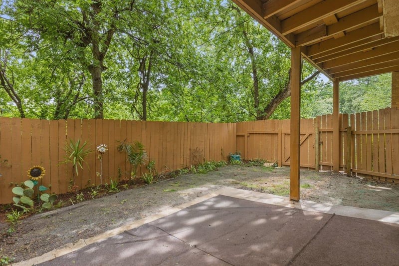 Virtual tour of 6405 Chimney Creek CIR Unit #B