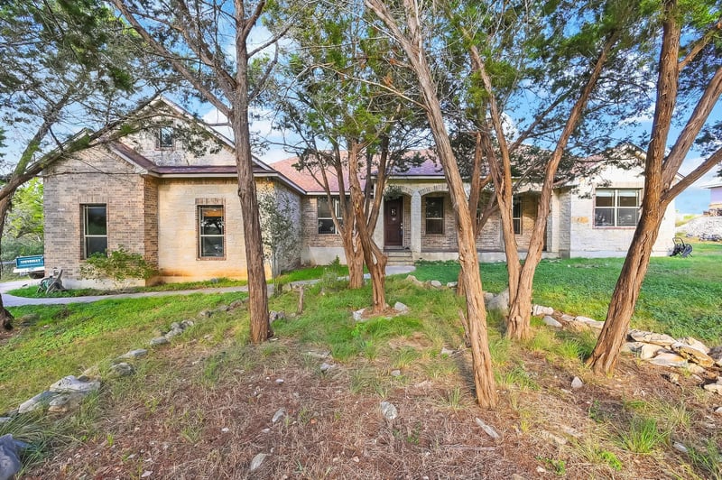 Virtual tour of 643 Shady HOLW