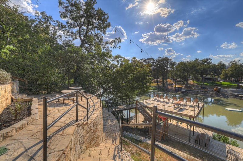 Virtual tour of 644 Cypress RDG