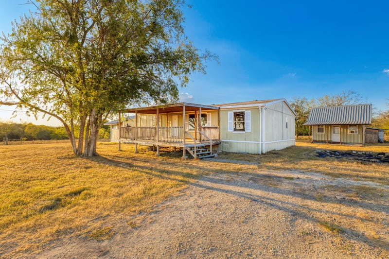 Virtual tour of 645 Old Luling RD