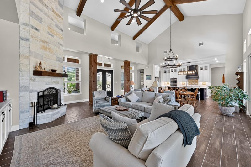 Virtual tour of 645 Strada Luca