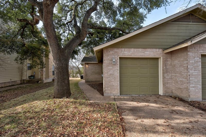 Virtual tour of 6484 Hart LN