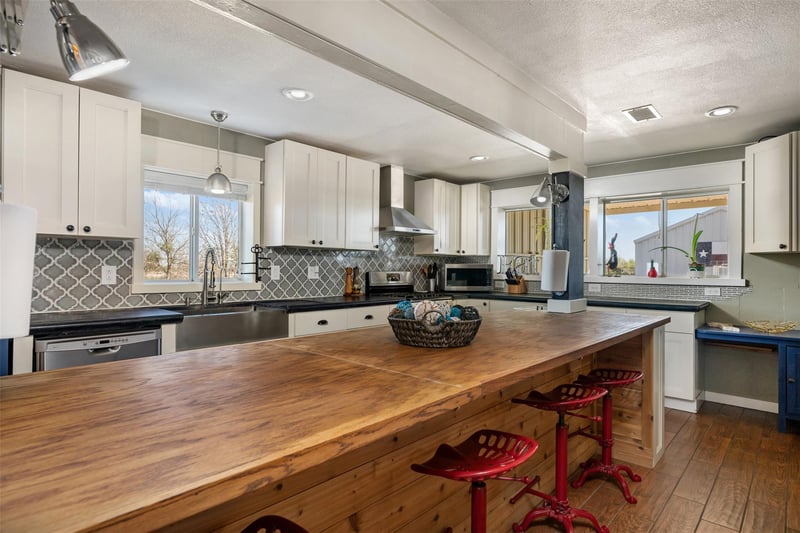Virtual tour of 6501 County Road 239