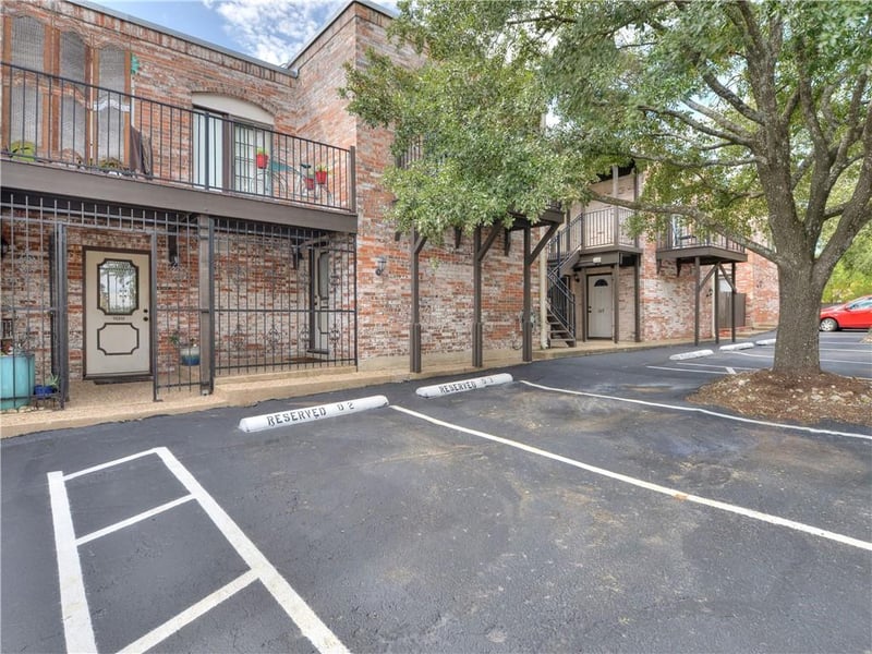 Virtual tour of 6501 E Hill DR Unit #108