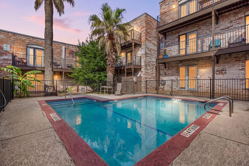 Virtual tour of 6501 E Hill DR Unit #111