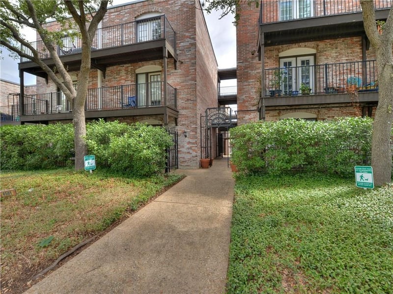 Virtual tour of 6501 E Hill Dr Unit #225