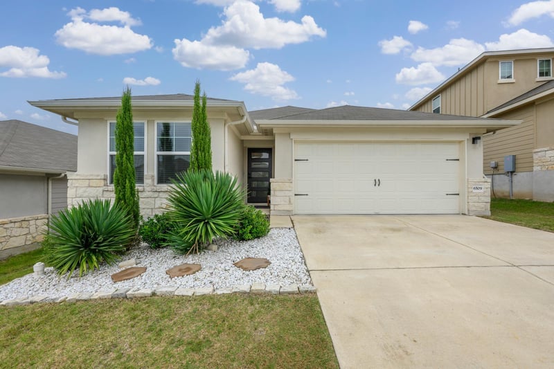Virtual tour of 6509 Rounded Pebble LN