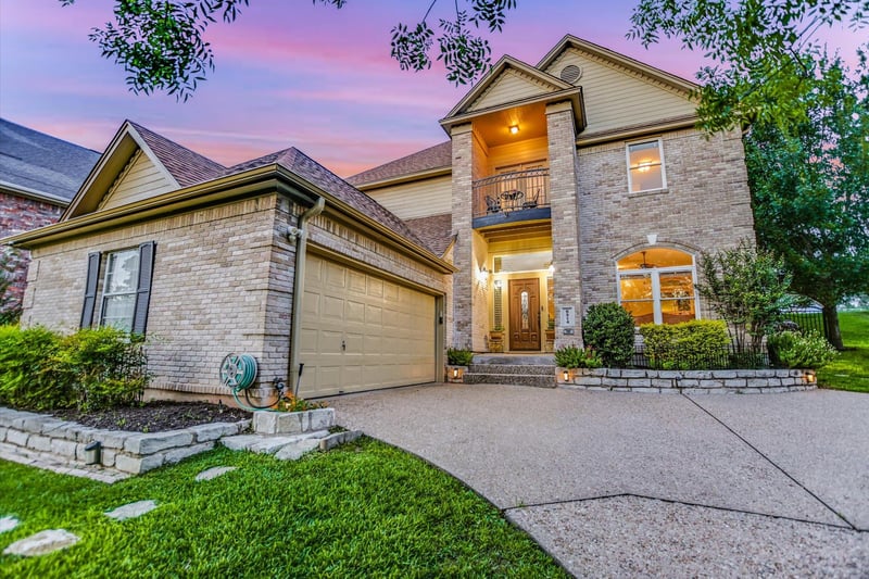 Virtual tour of 6514 Lost Horizon DR