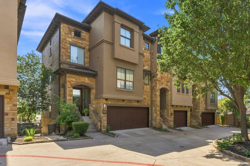 Virtual tour of 6533 E Hill DR Unit #5
