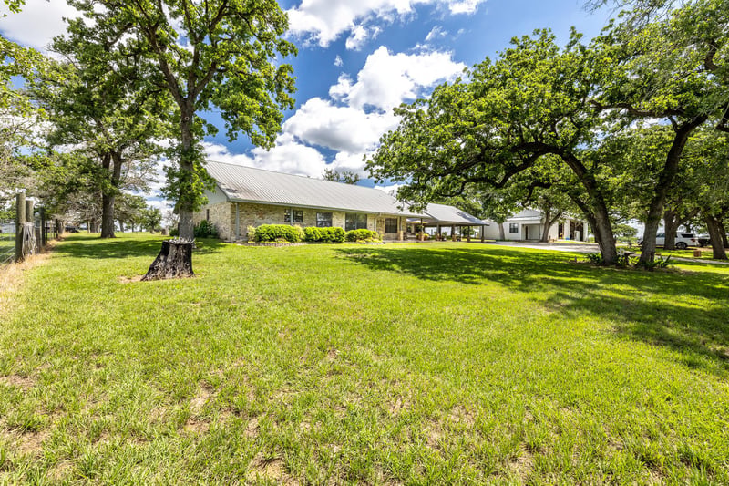 Virtual tour of 6589 State Highway 304