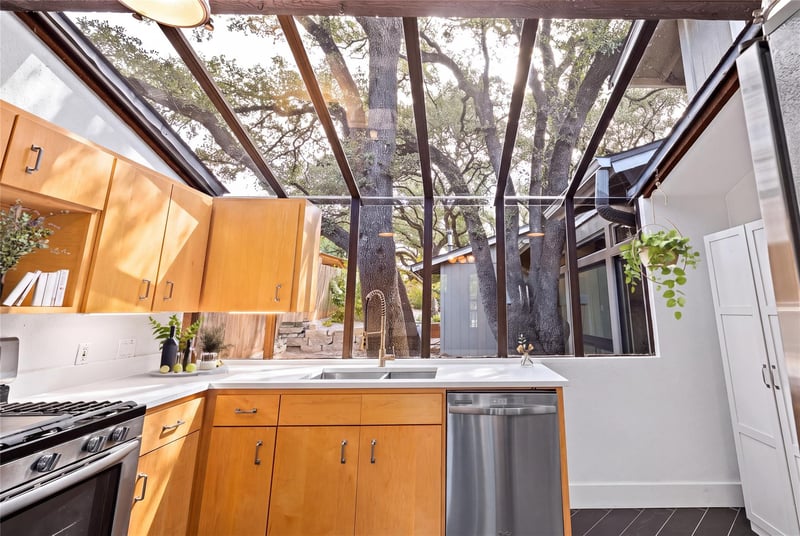 Virtual tour of 6603 Sunstrip Dr