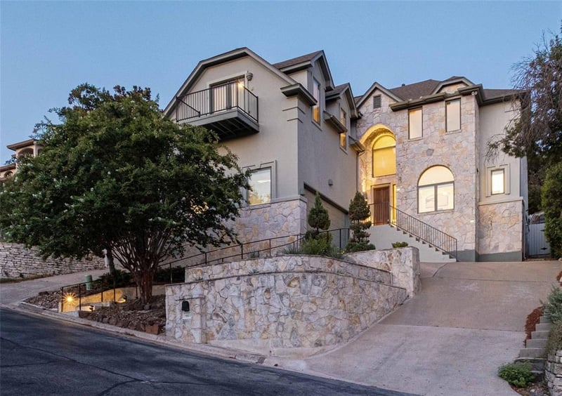 Virtual tour of 6613 Candle Ridge CV