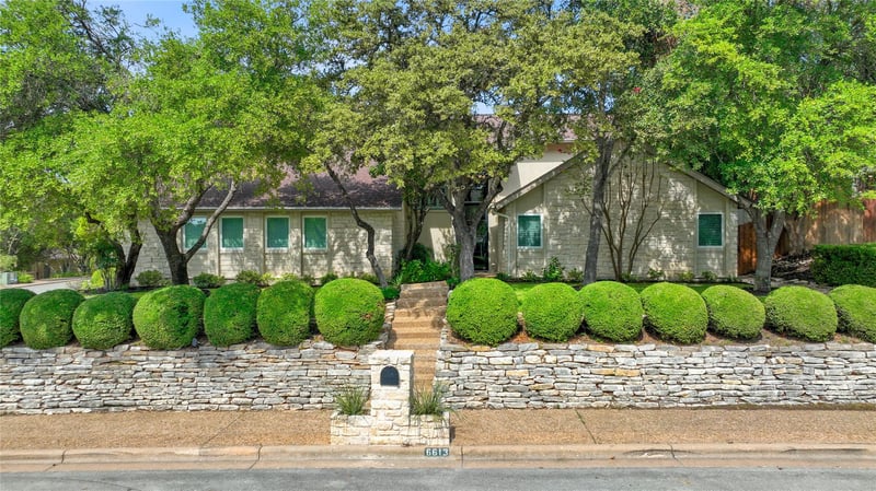 Virtual tour of 6613 Whitemarsh Valley WALK