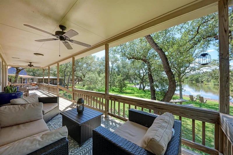 Virtual tour of 6706 Fm 690