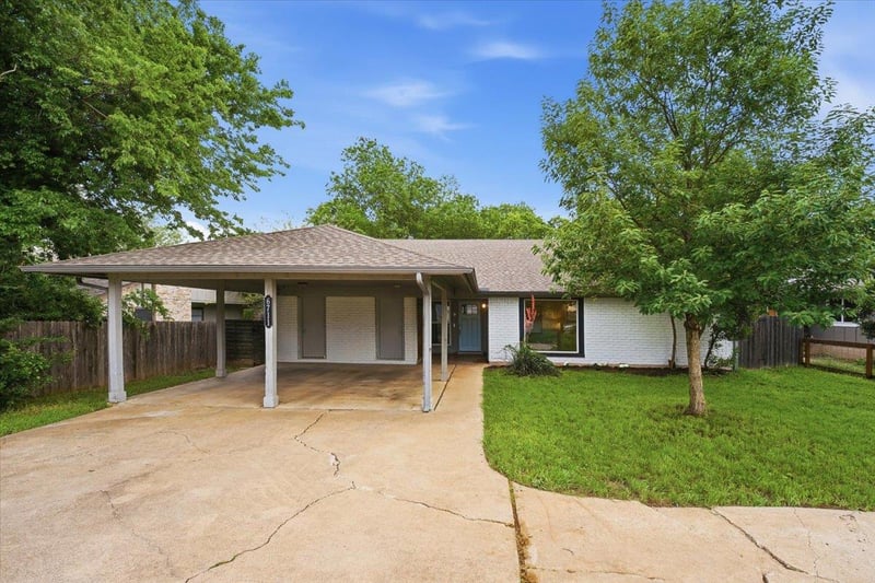 Virtual tour of 6711 W Gate Blvd Unit #B